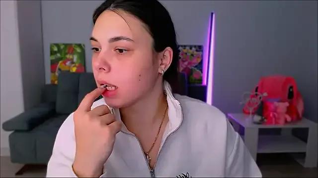 StripChat queenofthesense_ is Freechat queenofthesense_ — To sit in the underwear 5 min