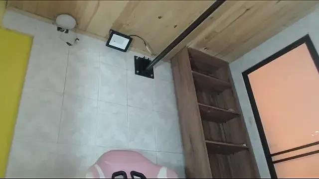 Sally23_ on StripChat 