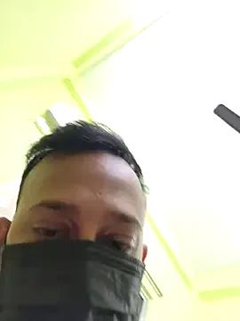 StripChat Trending_Couple is Freechat Trending_Couple — Last tipper get 5min control Lush