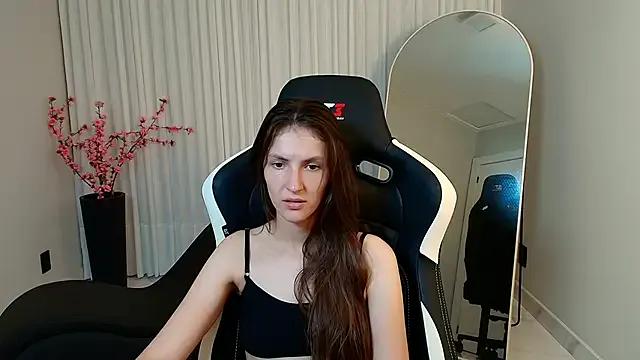 upssnowy on StripChat 