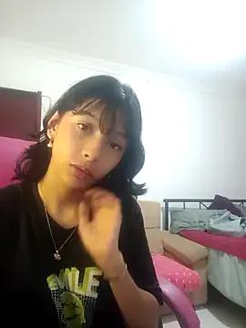 xoxo_milk on StripChat 