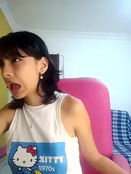 xoxo_milk on StripChat 